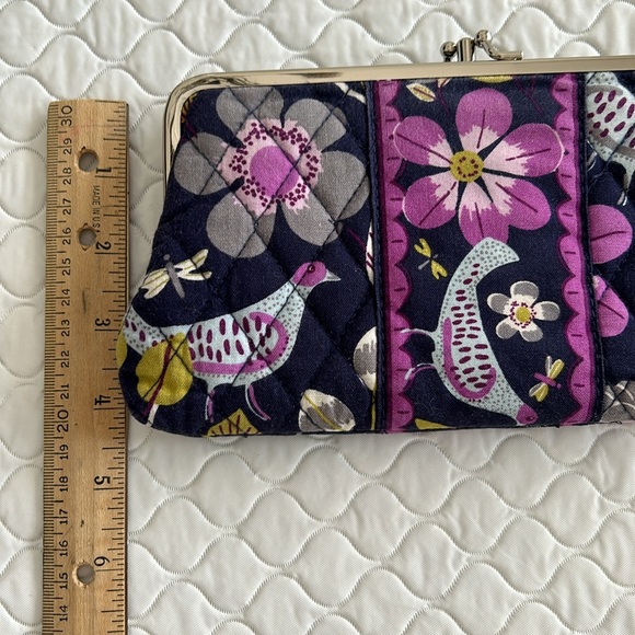 Vera Bradley wallet with lots of compartments - Picture 6 of 6